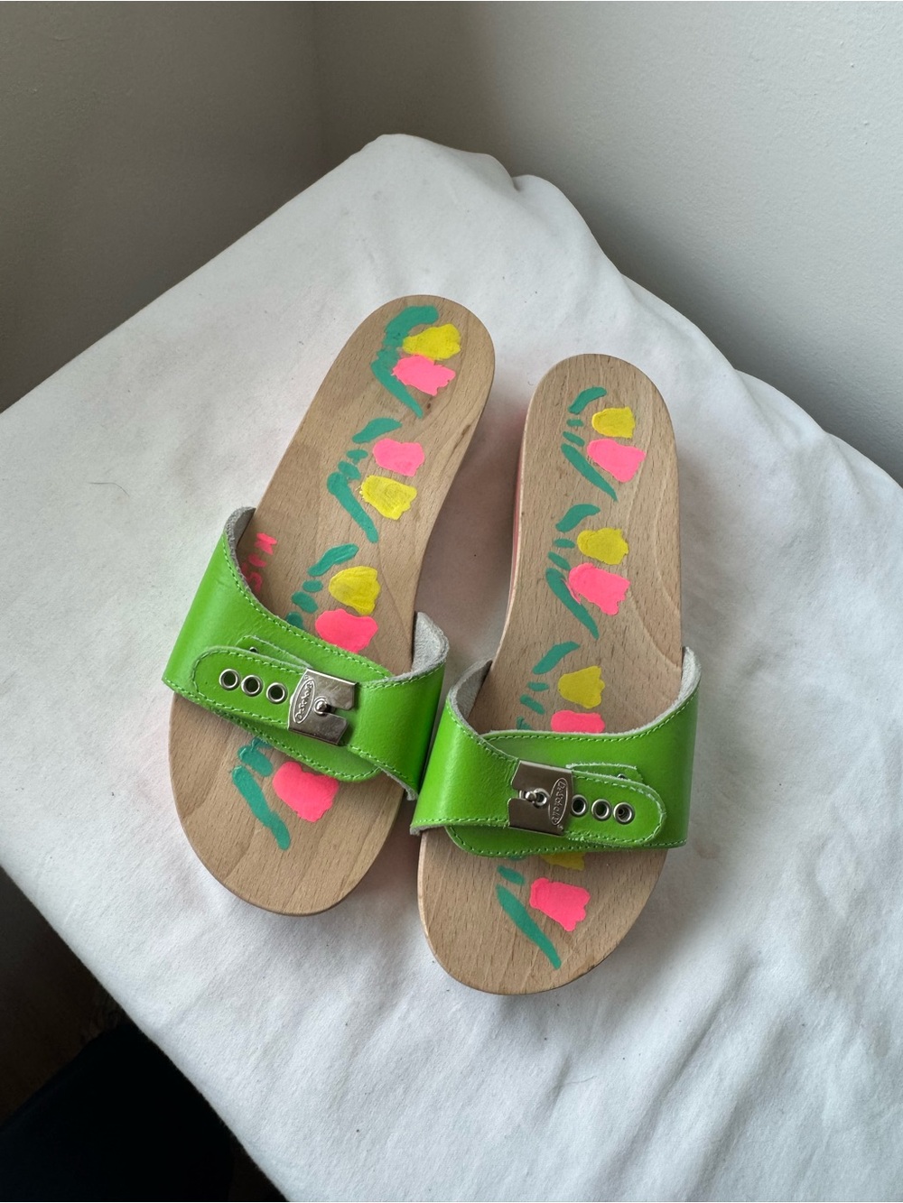 Y2K Dr Schools Neon Green Wooden Platform Clogs 🌸💚 Size 6